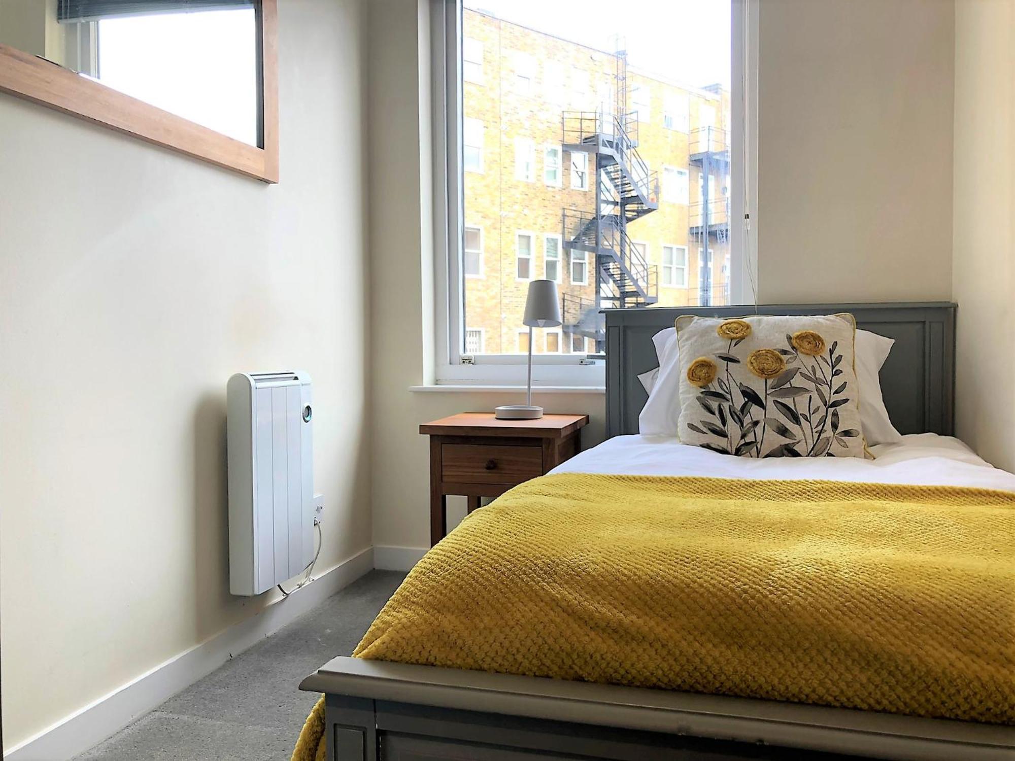 The Courtyard 2 Bedroom Apartments In Central Windsor With Parking Εξωτερικό φωτογραφία