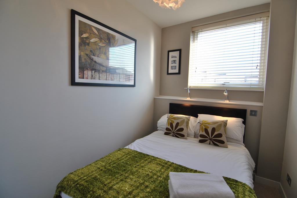 The Courtyard 2 Bedroom Apartments In Central Windsor With Parking Εξωτερικό φωτογραφία