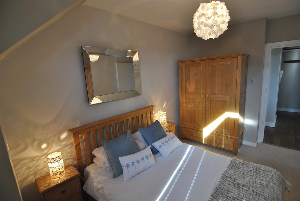 The Courtyard 2 Bedroom Apartments In Central Windsor With Parking Εξωτερικό φωτογραφία